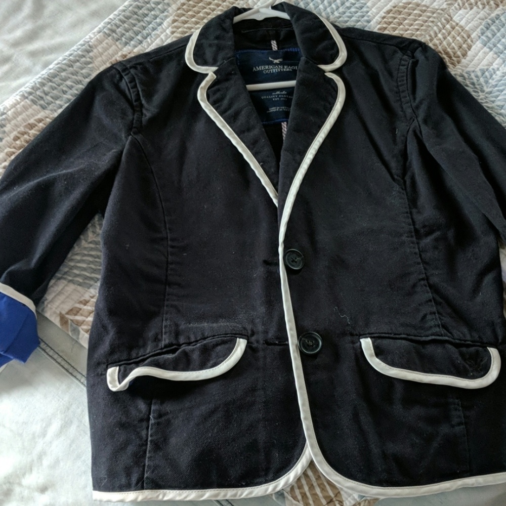 AE contrast trim blazer